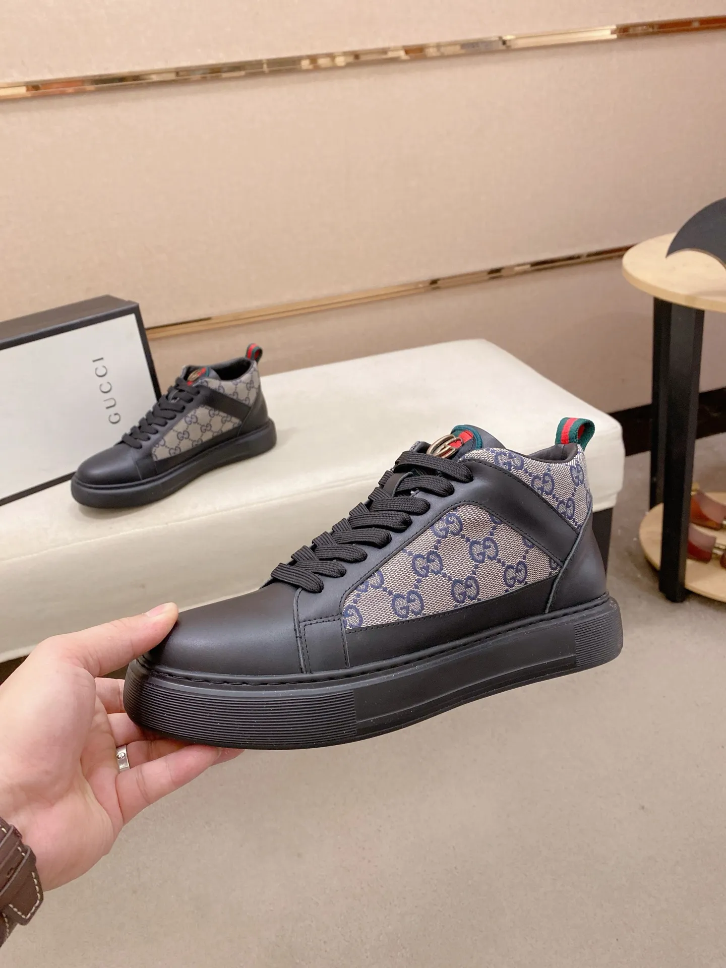Men's clothing and shoes💰: 462💰 (GUCCI) The latest model from the official website🎁🎁Casual and fashionable men's shoes👟, hot style💥The style is simple and elegant, exclusive for trendy men. Unique official website's latest brand elements👑original Gucci decoration, fashionable and generous, the fabric is original cowhide ✅sheepskin lining, the official website specifies wear-resistant casual outsole, the classic model is taken in kind at the counter🎬38-44 (can be customized for 45 non-refundable)